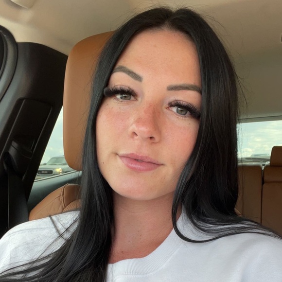 Meet your Posher, Allie - Picture 1 of 1